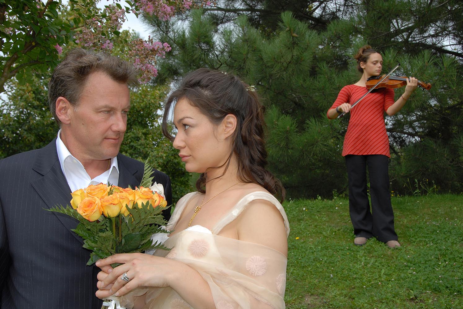 Celebration de mariage au Parc Floral de Vincennes, Paris, avec violoniste